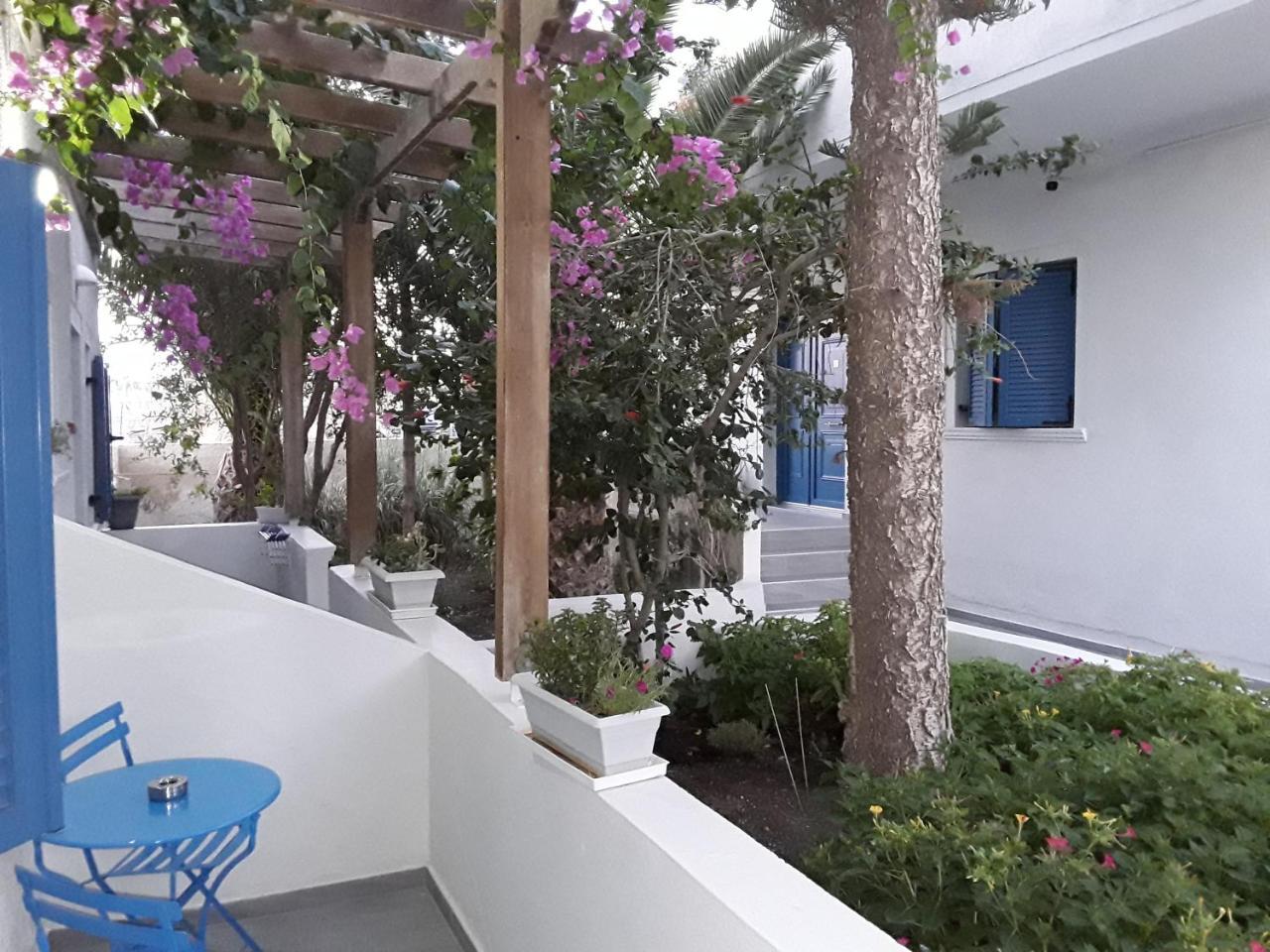 Azalea Hotel Камари Экстерьер фото